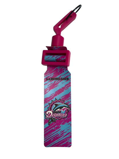 Gamebreaker Poppaz flag key ring in pink and blue